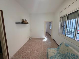 Pis  Carrer de coll i pujol. Junto al centro de badalona