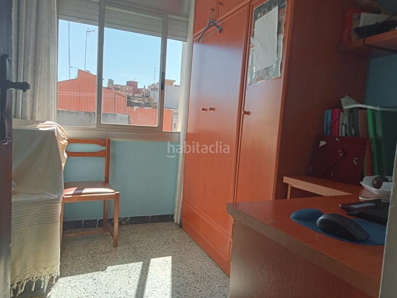 Foto ee1b9339-18e6-4485-8e2b-56f3f5b2d6e6. Piso 3 dormitorios junto al metro en Llefià Badalona