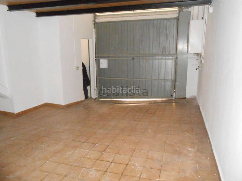 Foto 5c89f28f-69d2-4243-9d28-a3d25d59f51d. Casa adossada amb calefacció aparcament a Llefià Badalona