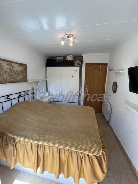 Foto 73b2e1ca-8787-4321-a1e0-8d6ae4779401. Casa adossada amb calefacció aparcament a Llefià Badalona