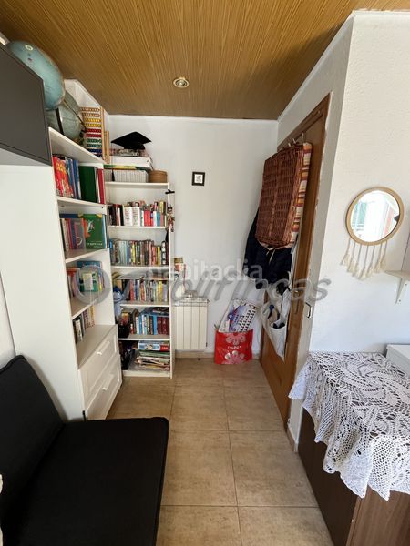 Foto a4b63503-a55c-4e08-98b3-e31e65b25f00. Casa adossada amb calefacció aparcament a Llefià Badalona