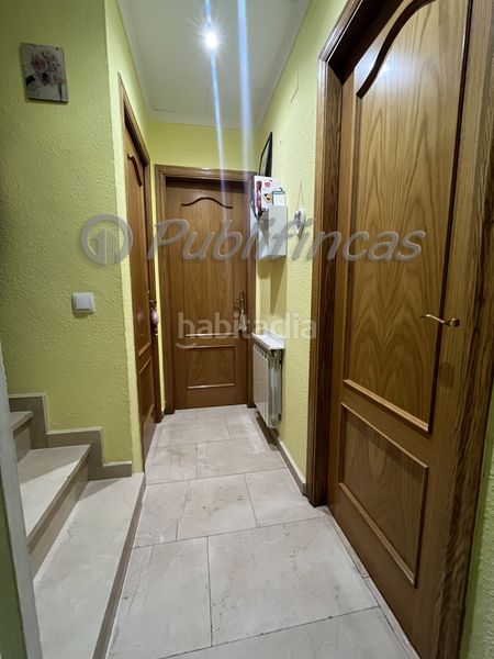 Foto b92dbb32-544d-4575-8f99-023434913124. Casa adossada amb calefacció aparcament a Llefià Badalona