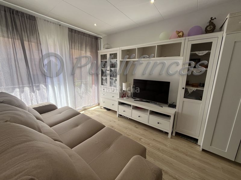 Foto cd059e7e-b890-482c-a40e-6a1d4f31d92e. Casa adossada amb calefacció aparcament a Llefià Badalona