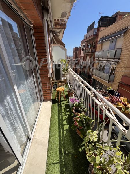 Foto f6d52509-8bf7-4e2c-80e7-bf62e1046a42. Casa adossada amb calefacció aparcament a Llefià Badalona