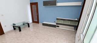 Pis a Safaretjos. Piso de 3 habitaciones y  ascensor