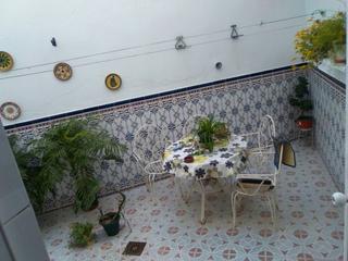 Casa  Calle tejar. Superf. 190 m²,  4 habitaciones (4 dobles),  3 baños, cocina, la
