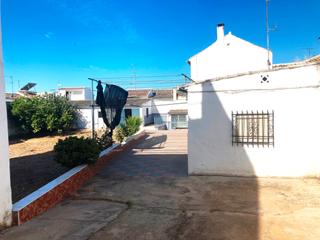 Casa  Plaza del conde de cabra. Casa con huerto y jardín privado
