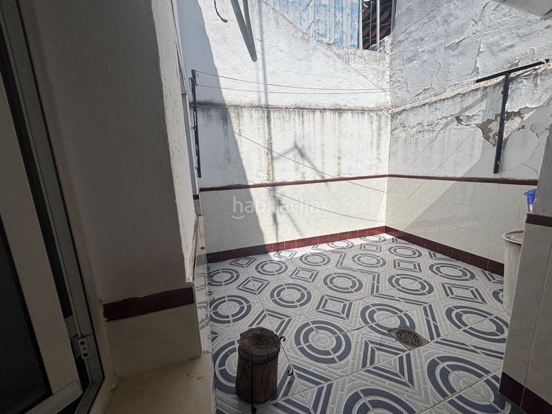 Foto f8b31ff4-02cb-46d8-8300-84a207ec59fb. Casa amb xemeneia a Cabra