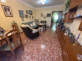Appartement à Cabra. Fantástico piso semicentro cabra