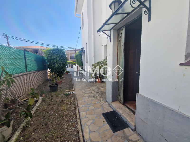 Foto ae530d55-33a9-47f7-b154-722d81d629c6. Casa adossada amb xemeneia aparcament a Cambrils platja Cambrils