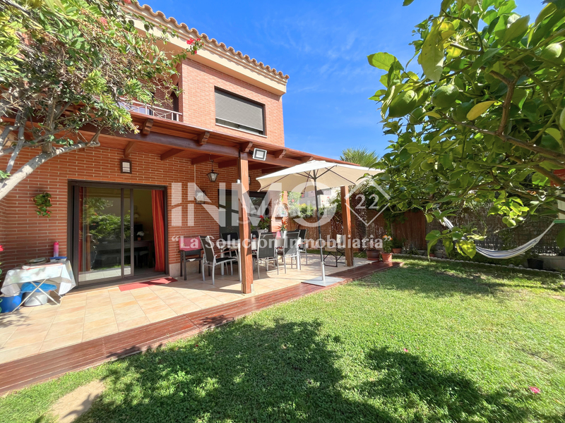 Foto 973a7801-556d-461b-8656-50f62c045e69. Casa  seminueva en la llosa, amueblada, con garaje y jardín privado y con piscina comunitaria en Cambrils