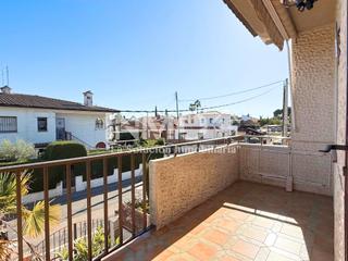 Appartement  Carrer francisco de miranda. Apartamento con patio privado y aparcamiento en la zona de la ll