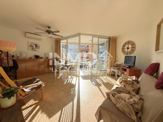Pis a Port - Horta de Santa Maria. Apartamento a 50m de la playa con vistas frontales al mar y plaz