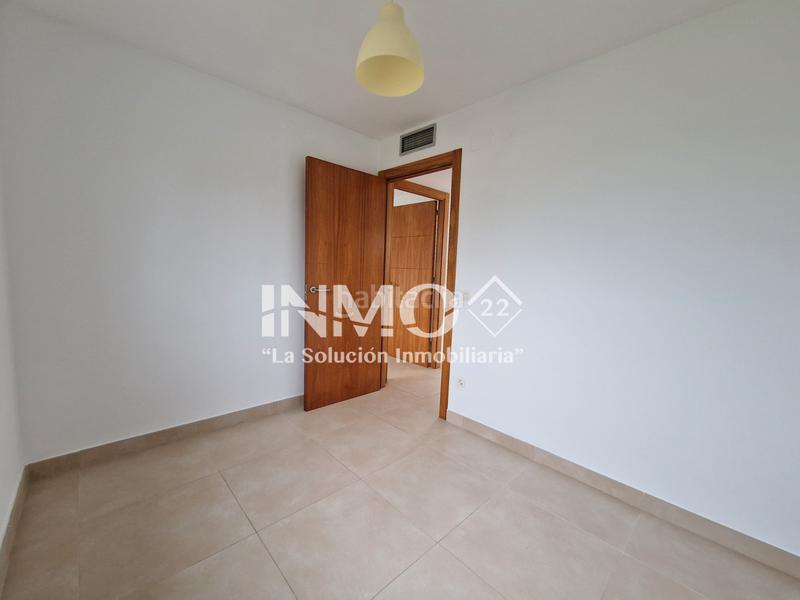 Foto b556182b-f225-43fb-bee8-d501f2e8d3a5. Casa aparellada amb aparcament piscina a El Dorado Platja Cambrils