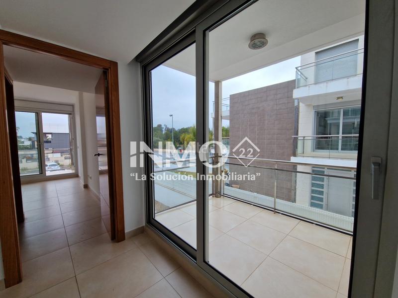 Foto cd84f2dd-bc3b-432e-81a2-97fd391534cc. Casa aparellada amb aparcament piscina a El Dorado Platja Cambrils