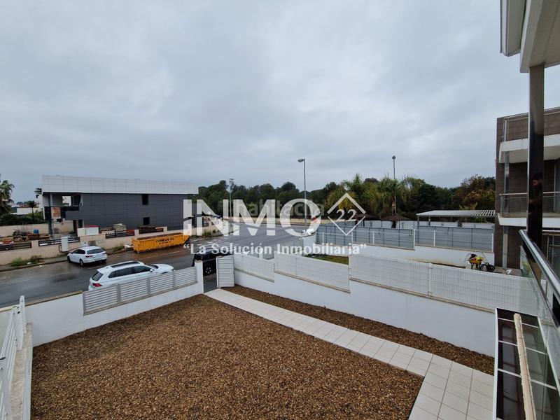 Foto def5a07b-00b1-4cf0-83ec-18a3e2d8e24a. Casa aparellada amb aparcament piscina a El Dorado Platja Cambrils