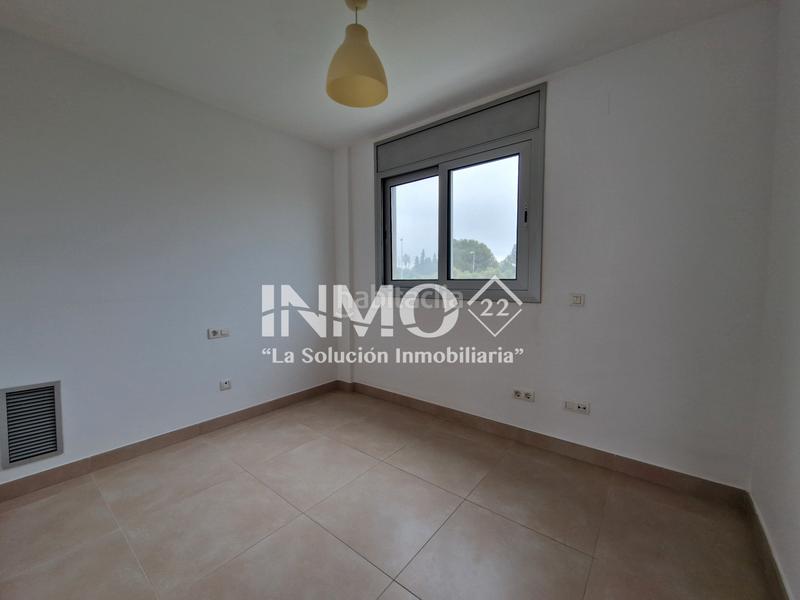 Foto f1a52da3-f4a4-4cf3-811f-b2d9f20bbf82. Casa aparellada amb aparcament piscina a El Dorado Platja Cambrils