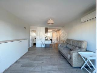 Estudi  Avinguda llus millet. Estudio reformado a 100m del mar con licencia turstica en bahia