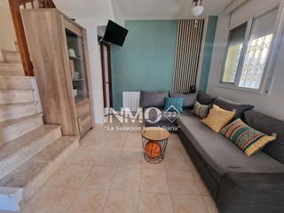 Towny house  Carrer segre. Casa pareada reformada en els esquirols a unos 500m del mar, con