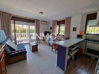 Apartament  Carrer pal. Luminoso apartamento en planta baja con 2 habitaciones, terraza,