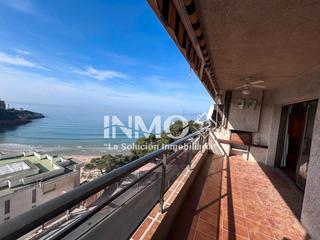 Apartment  Carrer de tortosa. Primera linia con vistas a mar, piscina comunitaria y plaza de a