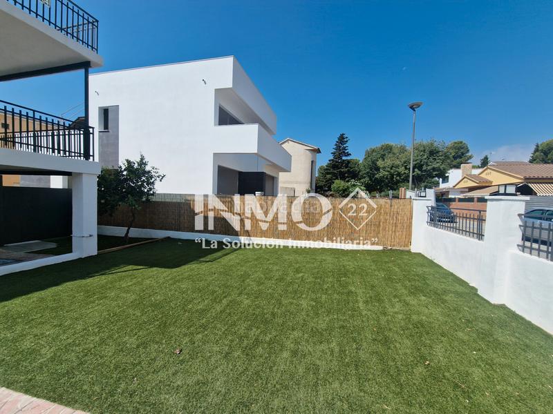 Foto 0c5884a6-9581-4704-800a-50f8fdb0365d. Piso  de 4 habitaciones con reforma completa en la llosa, jardín privado, terraza y vistas. en Cambrils