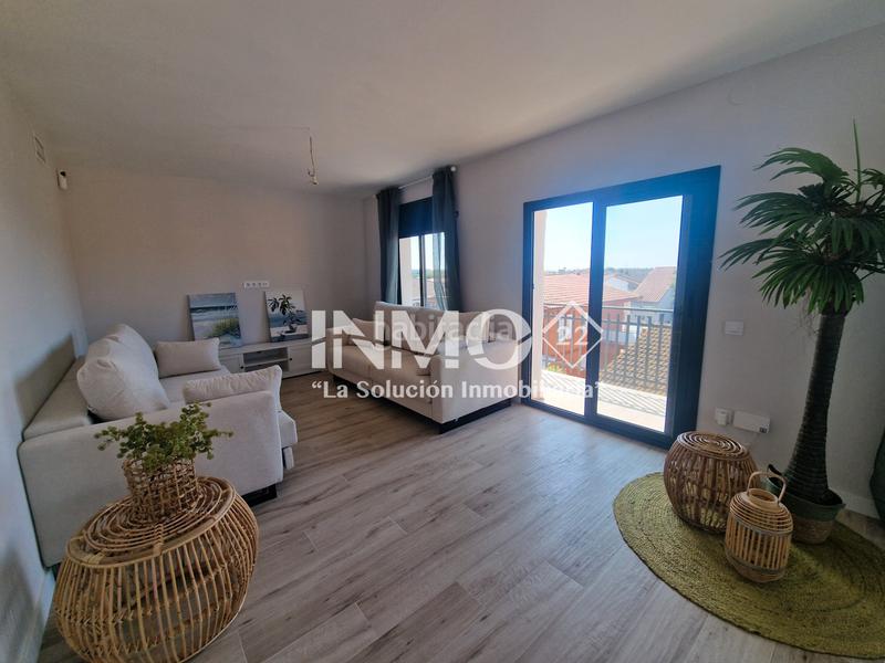 Foto 5473c041-dac0-48d0-ac32-ea8750ffa789. Piso  de 4 habitaciones con reforma completa en la llosa, jardín privado, terraza y vistas. en Cambrils