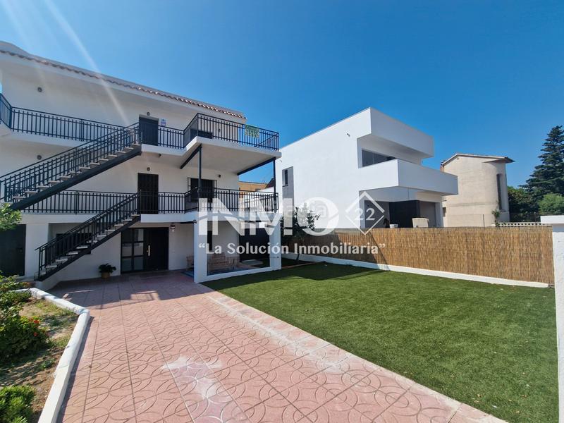 Foto 79d23611-30f3-41ef-98bf-4dc5d0b26640. Piso  de 4 habitaciones con reforma completa en la llosa, jardín privado, terraza y vistas. en Cambrils