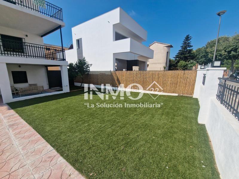 Foto c4548ac2-c96a-4156-9b44-46f563214140. Piso  de 4 habitaciones con reforma completa en la llosa, jardín privado, terraza y vistas. en Cambrils