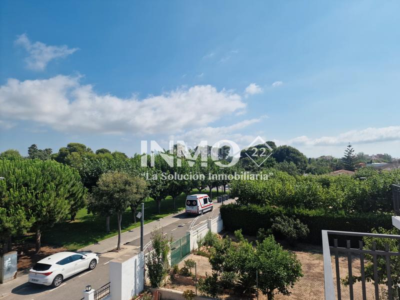 Foto d1b562d0-87bf-497c-b6c7-e39d27aa2571. Piso  de 4 habitaciones con reforma completa en la llosa, jardín privado, terraza y vistas. en Cambrils