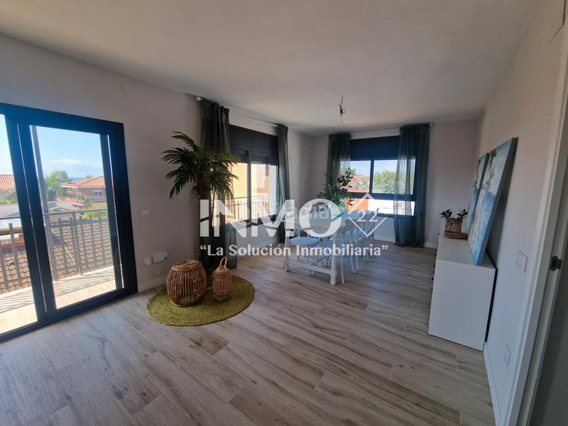 Foto e7256424-147a-4195-bbbb-3f4aabd3f42d. Piso  de 4 habitaciones con reforma completa en la llosa, jardín privado, terraza y vistas. en Cambrils