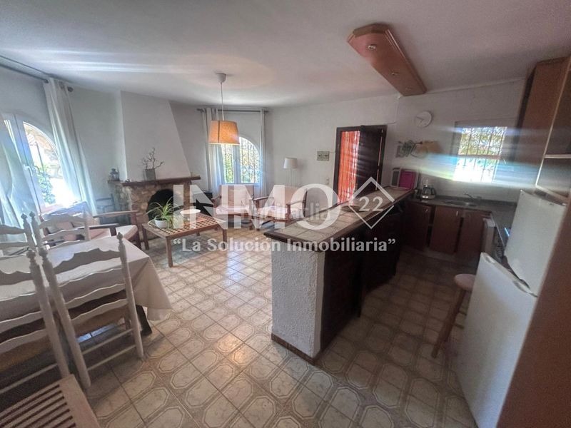 Foto c6bb931c-b09a-46b9-b36b-c9cecb7e7d11. Casa adossada amb xemeneia calefacció a Platja de Mont-roig Mont-roig del Camp