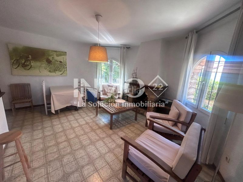 Foto df92bf7b-96f0-47b8-80e3-a3b6f80a877a. Casa adossada amb xemeneia calefacció a Platja de Mont-roig Mont-roig del Camp