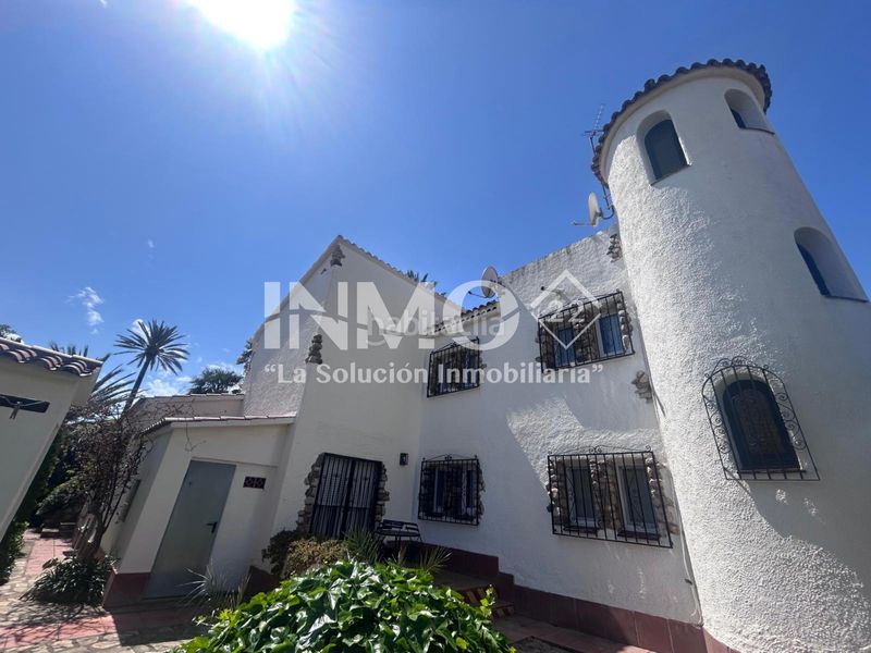 Foto 189965ae-8caf-460f-b77b-96fc1f97953a. Casa amb xemeneia aparcament a Platja de Mont-roig Mont-roig del Camp