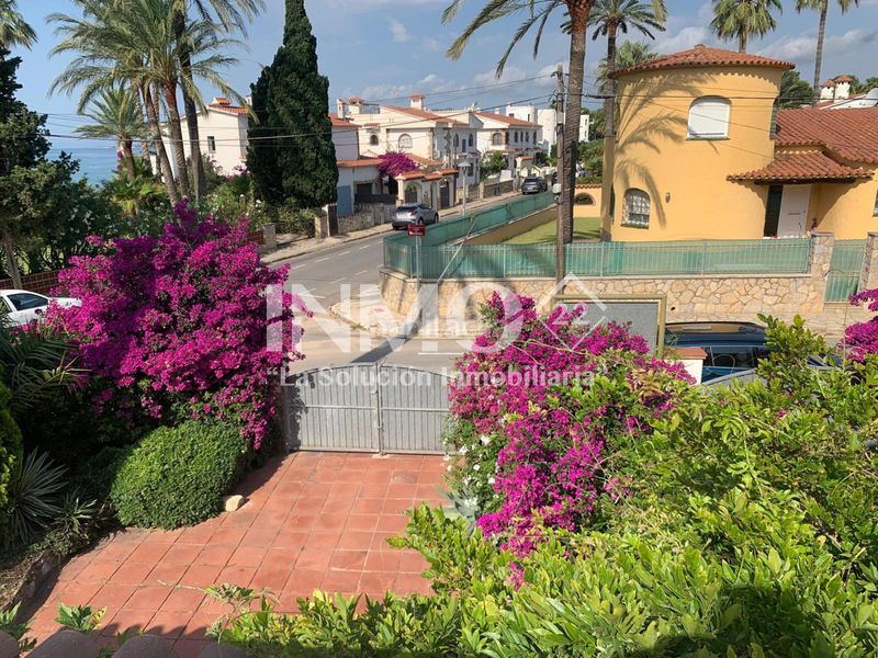 Foto ac541b79-7be8-41c7-9197-19ec0ebaa834. Casa amb xemeneia aparcament a Platja de Mont-roig Mont-roig del Camp
