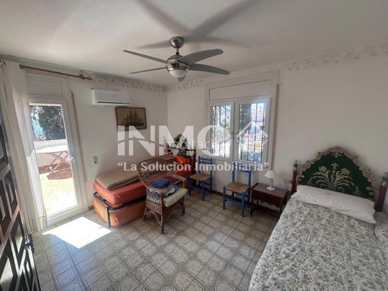 Foto f709d590-ed0b-439a-b787-bd6e96763126. Casa amb xemeneia aparcament a Platja de Mont-roig Mont-roig del Camp