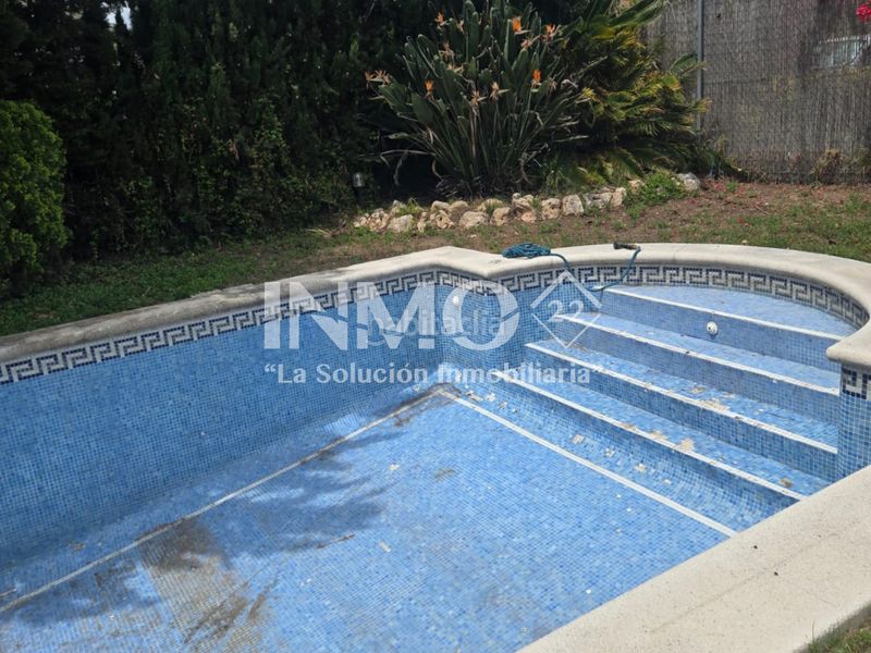 Foto 5c98f1e1-def0-4b39-9776-f6f650b9130f. Terreno residencial en carrer terra alta 5 terreno en pleno centro con piscina privada en Cambrils