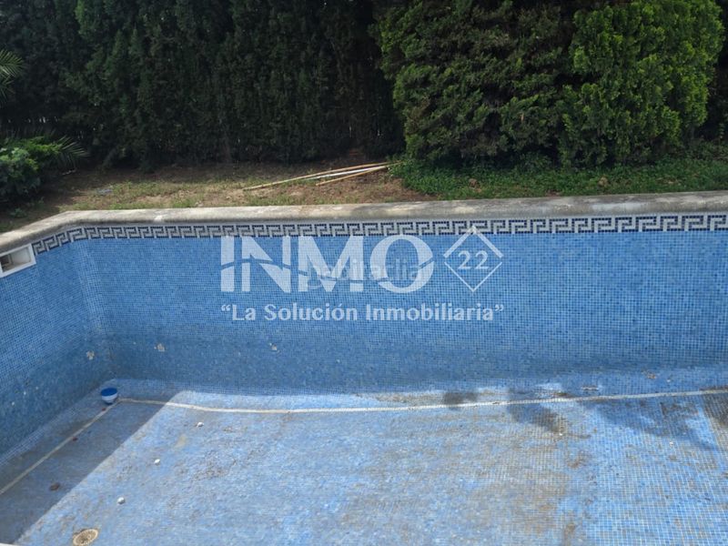 Foto 8afc6a0e-cb77-4c42-85bb-486ec0633211. Terreno residencial en carrer terra alta 5 terreno en pleno centro con piscina privada en Cambrils