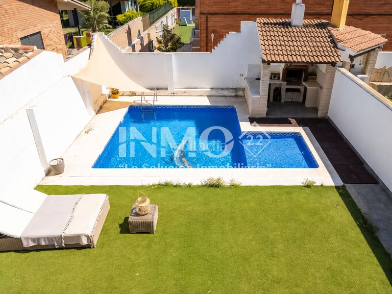 Foto 0bdc94d3-7e11-47a9-b535-210d7f92b349. Casa aparellada amb calefacció aparcament piscina a Cambrils