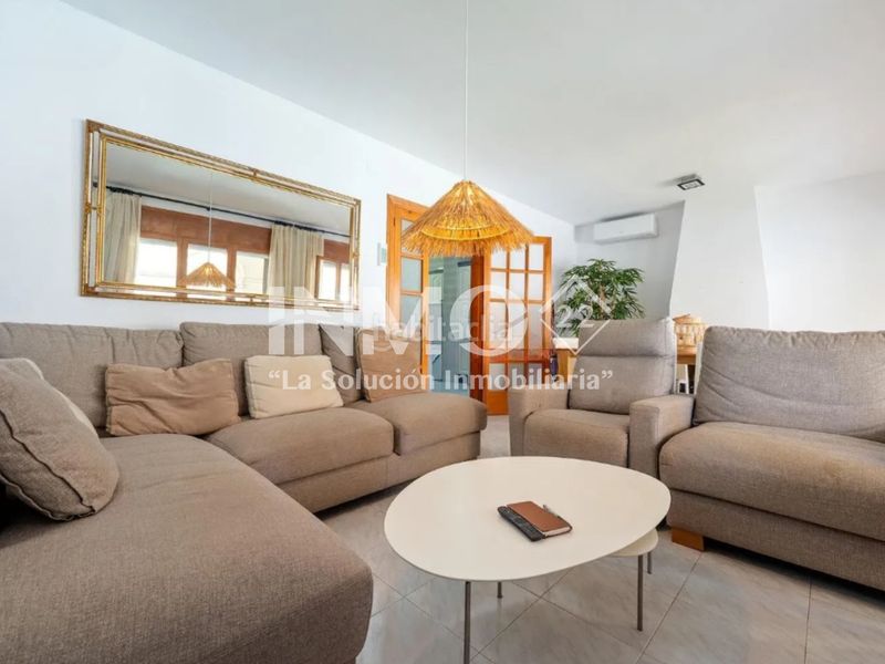 Foto 4e54d500-f5f1-42ef-be29-aeef20b5a2bb. Casa aparellada amb calefacció aparcament piscina a Cambrils