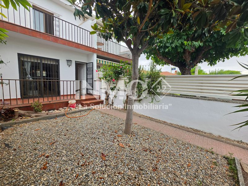 Foto 48a20812-7e5c-42c1-a779-27adc8ccd06d. Casa adossada amb aparcament a Cambrils platja Cambrils