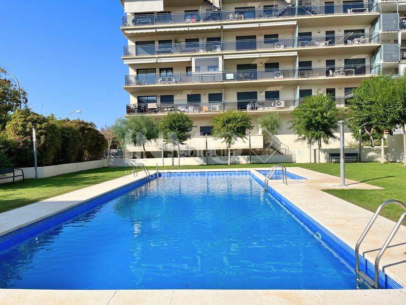 Foto 3d2c062e-5a88-4610-972c-97235025c3ce. Pis amb aparcament piscina a Cambrils platja Cambrils