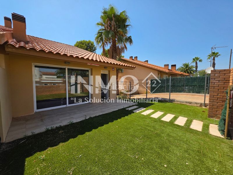 Foto 60ec0e36-10d7-4c07-97cc-b6e27bb12c4f. Casa bifamiliare con parcheggio in Platja de Mont-roig Mont-roig del Camp