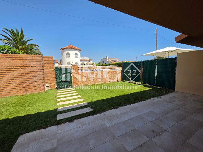 Foto 800ce19f-887c-41dd-a553-ecdae7354d15. Casa bifamiliare con parcheggio in Platja de Mont-roig Mont-roig del Camp