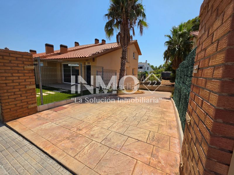 Foto 9e60cf52-25ab-40cd-9b17-8d18f634b6da. Casa bifamiliare con parcheggio in Platja de Mont-roig Mont-roig del Camp