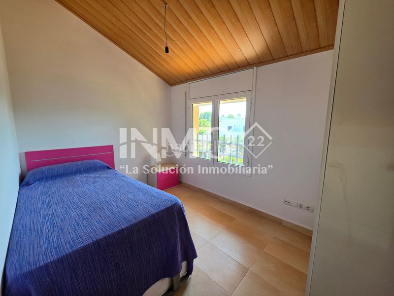 Foto b9bf0c85-4ba9-4440-9bc6-ef2922eef0ec. Casa bifamiliare con parcheggio in Platja de Mont-roig Mont-roig del Camp
