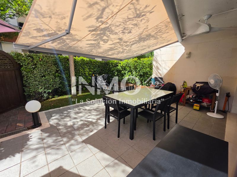Foto bfe2cdb2-f3d7-4a78-864e-6649890a8a92. Casa adossada amb calefacció aparcament piscina a Cambrils