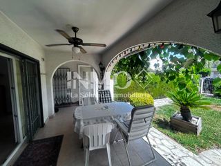 Semi detached house  Carrer aranjuez. Chalet adosado frente al mar en la ardiaca · cambrils