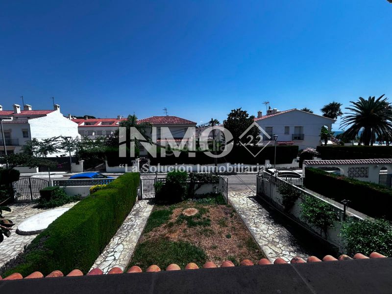 Foto 94f23bcc-6e9c-4d35-a494-bd499a7c8afd. Casa adossada amb xemeneia aparcament a mar Cambrils Cambrils