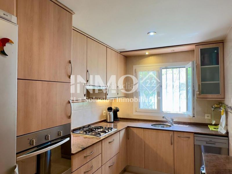 Foto e2f439d5-d804-46db-8d36-8cfb377ed0dd. Casa adossada amb xemeneia aparcament a mar Cambrils Cambrils